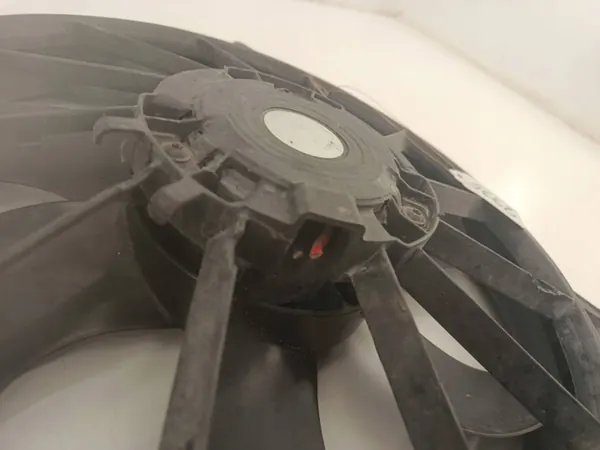 Ventilador del radiador delantero Ford Transit Custom OEM GK21-8C607-A image 4