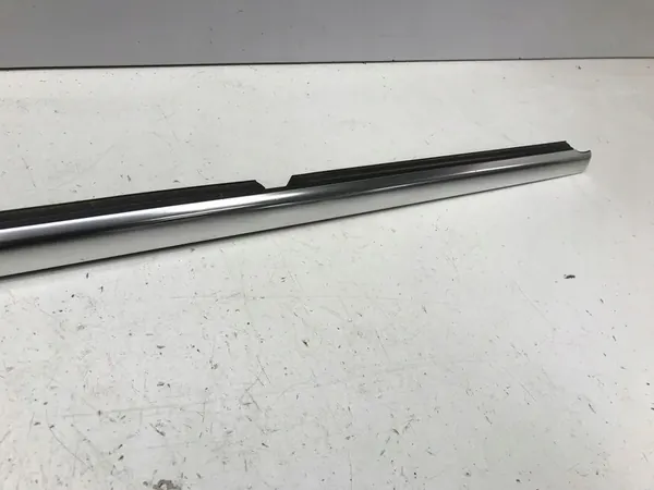 MERCEDES A W177 HB 2024 Hintere linke Fensterleiste A1777350300 image 2