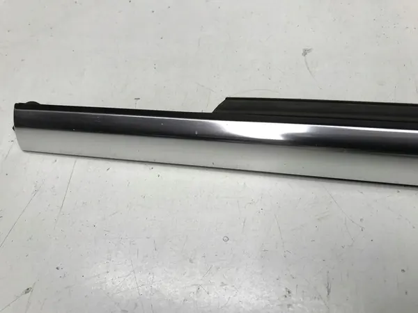 MERCEDES A W177 HB 2024 Hintere linke Fensterleiste A1777350300 image 4