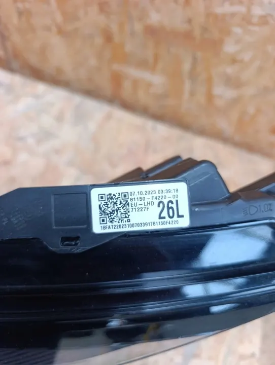 Refletor Esquerdo Toyota CHR II 2023-2026 MKN53 image 3