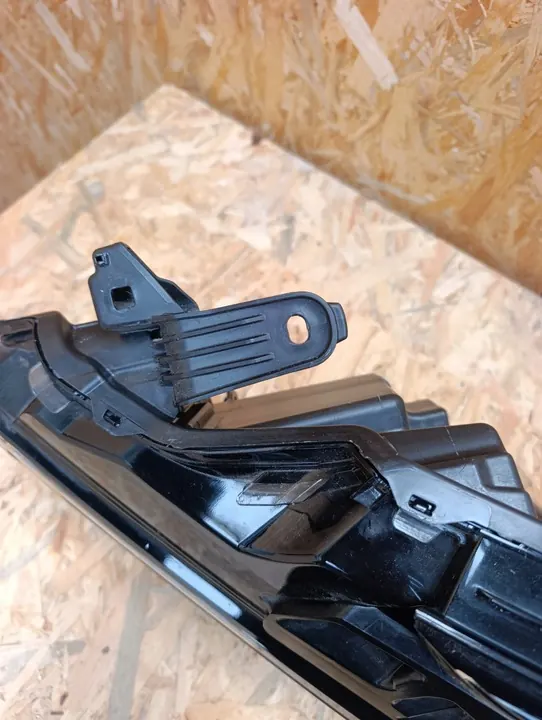 Refletor Esquerdo Toyota CHR II 2023-2026 MKN53 image 4