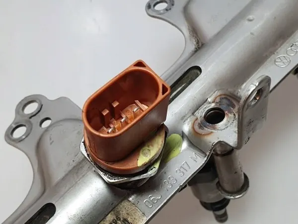 OEM 06H906036H Rail Inyector Barra Sensor Audi A3 8P image 10