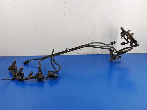Rail d'injection Subaru Legacy BH 2.5 OEM 17523AA462 image 2