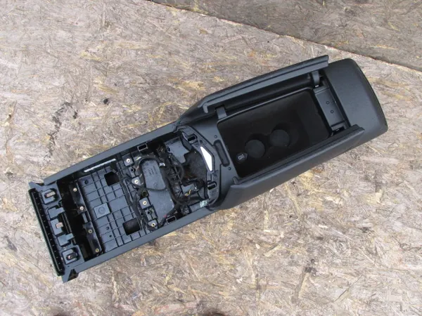 Maserati Ghibli III 2016 Armstöd OEM 1050883720 image 3