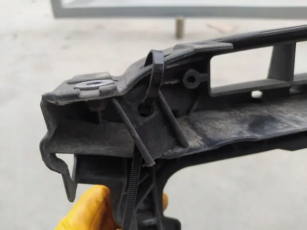 Volkswagen OE Frontverstärkung 5G0805588 image 3