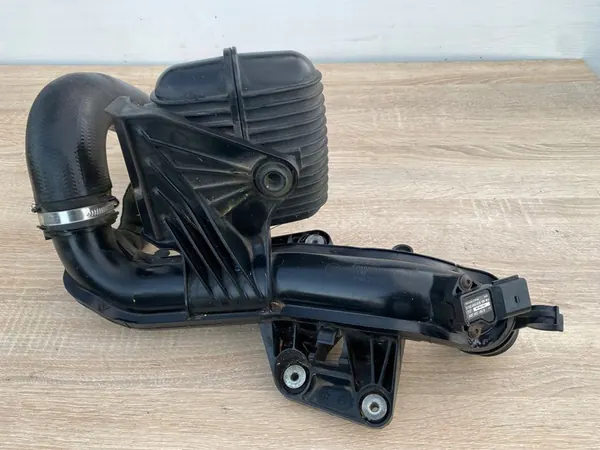 AUDI Q5 A5 Intercooler Rohr Resonator - 8K0129955A image 2