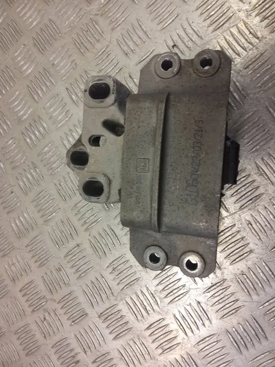 Soporte de motor AUDI Q3 2.0L Diesel 2016 5N0199555 image 3