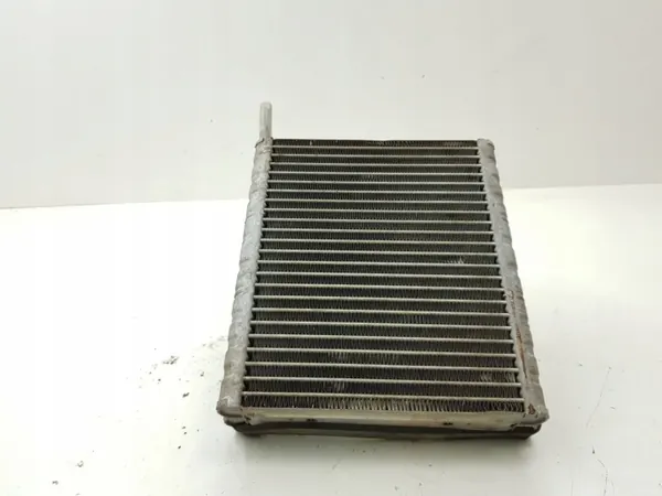 Volvo XC60 2011 Lämmitysydin A/C OEM L5174006 image 3