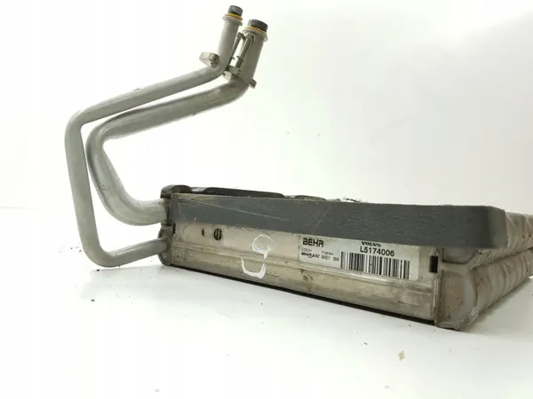 Volvo XC60 2011 Lämmitysydin A/C OEM L5174006 image 5