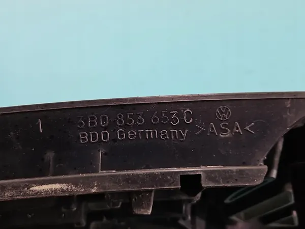 VW Passat B5 Grill 1995-2000 R. image 3