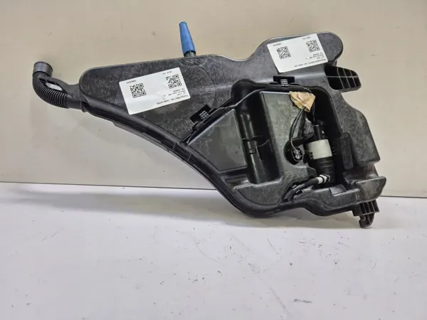Depósito líquido lavaparabrisas con bomba OEM 7427885 BMW Serie 4 image 2