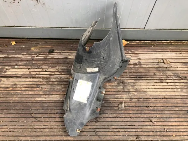 Front Right Wheel Arch VW Golf V image 2