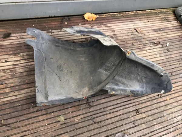 Front Right Wheel Arch VW Golf V image 3