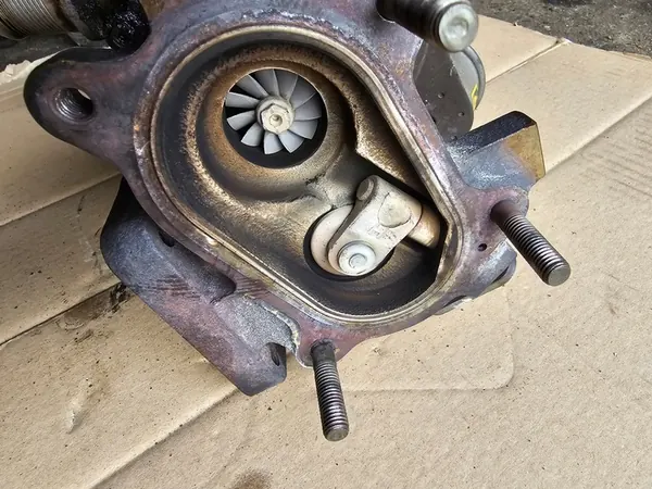 Turbo Alfa Romeo Mito Giulietta 1.4 OEM 55218934 image 2