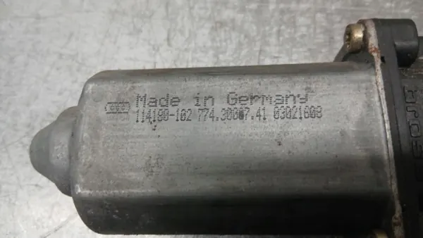 Höger frammotor VOLVOMAR-141400 Audi A3 8L 1.6B image 3