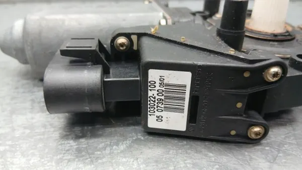 Höger frammotor VOLVOMAR-141400 Audi A3 8L 1.6B image 4