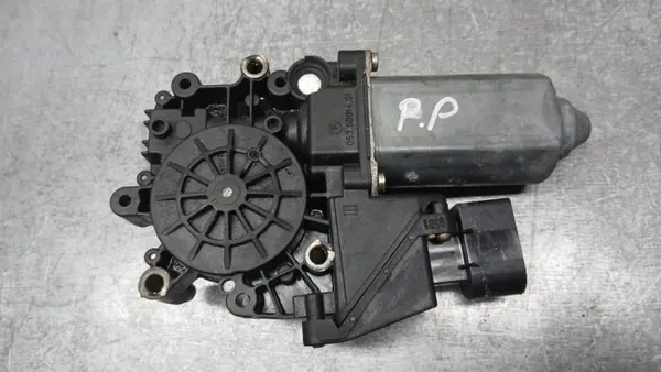 Höger frammotor VOLVOMAR-141400 Audi A3 8L 1.6B image 6