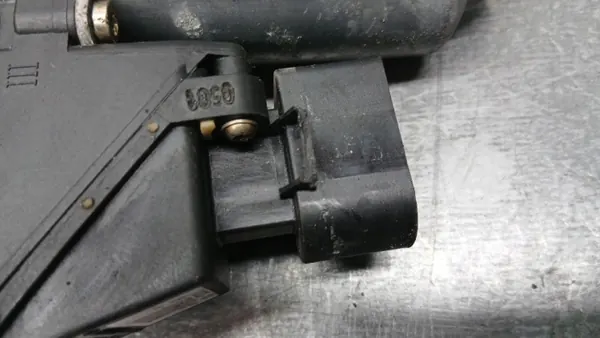 Höger frammotor VOLVOMAR-141400 Audi A3 8L 1.6B image 7