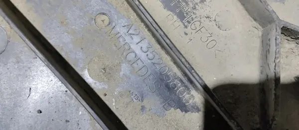 Stötfångarskydd Underdel Mercedes E-Klass W213 A2135200000 image 8