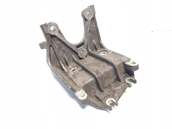 Begagnad Insprutningspumpsfäste OEM 057130147R image 3