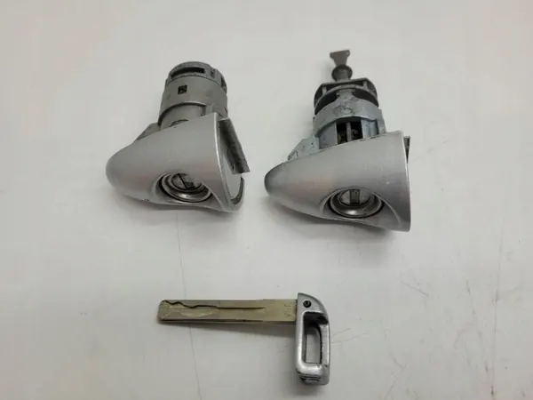 Lukon insertti OEM AUST132078 Kia Optima III EU:lle image 2