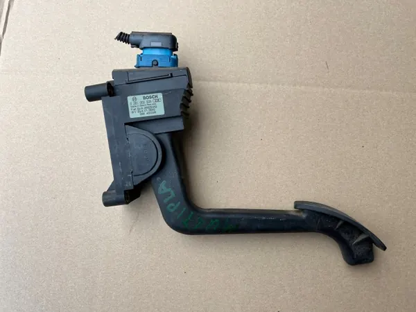 Gaspedaalpotentiometer Fiat Multipla OEM 0281002506 image 2