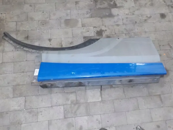Extensión de estribo derecho DAF 106 OEM 1835028 image 4