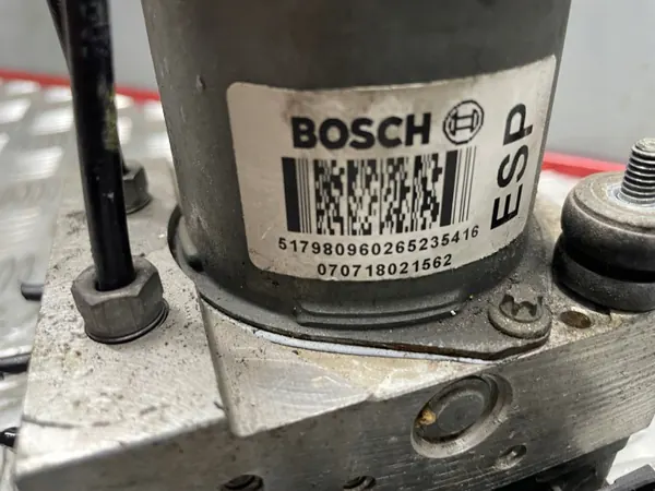 Bomba ABS OEM 5846464 para Fiat Bravo II 1.9 JTD image 5