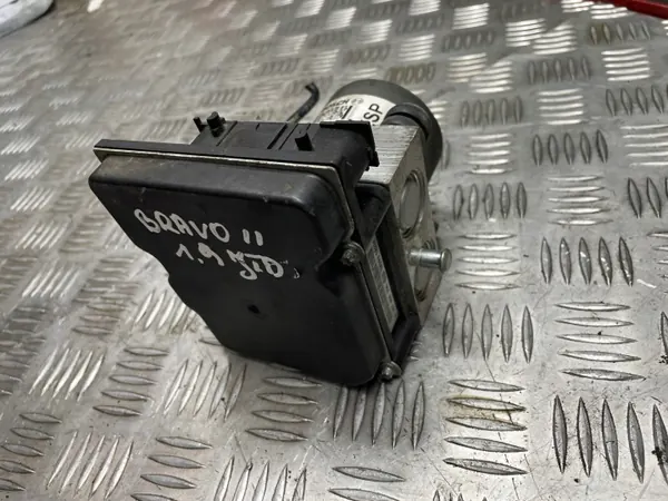Bomba ABS OEM 5846464 para Fiat Bravo II 1.9 JTD image 7