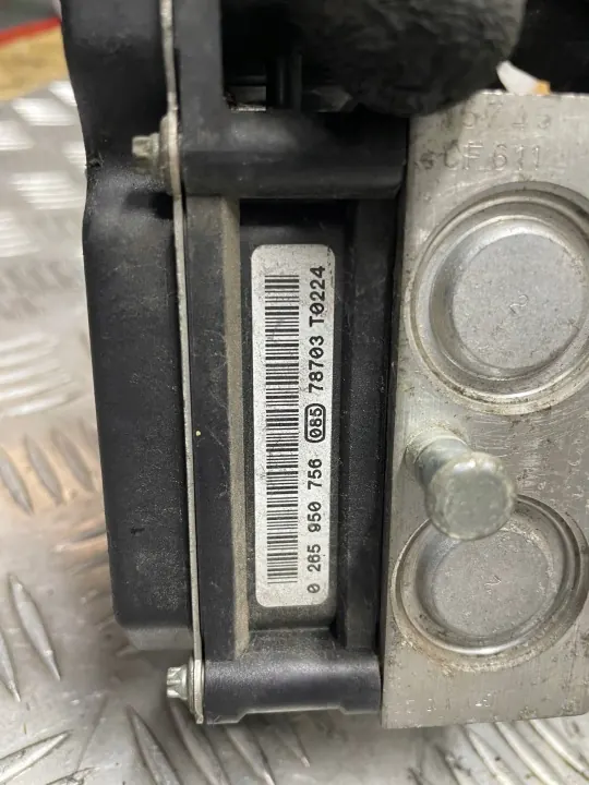 Bomba ABS OEM 5846464 para Fiat Bravo II 1.9 JTD image 8