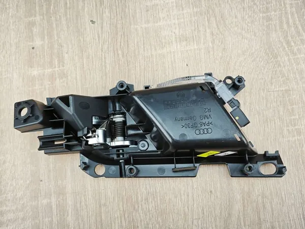 Poignée de Porte Avant Droite Éclairée OEM 8W0837020A image 3