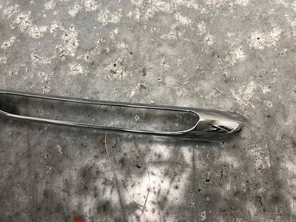 Acabamento de para-choque cromado direito dianteiro Mercedes W212 A2128851874 image 2