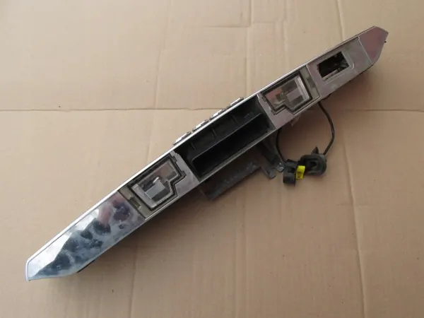Garniture de hayon Jeep COMMANDER I XK XH OEM image 4