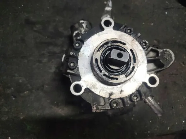 Brandstofpomp Citroen C4 2.0HDI image 2