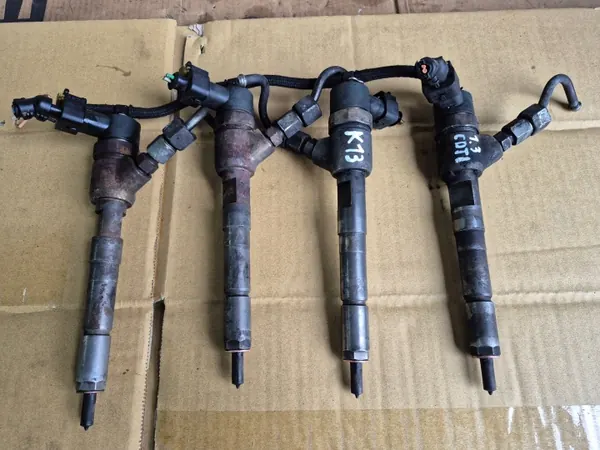 Injector Opel 1.3 CDTI OEM 0445110083 - Gebruikt image 2