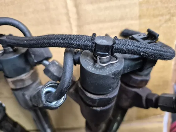 Injector Opel 1.3 CDTI OEM 0445110083 - Gebruikt image 8