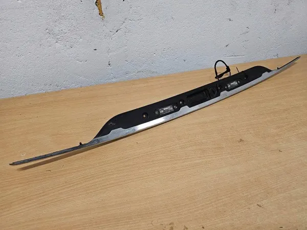 Moldura Portón Volvo S80 OEM 31276258 (2007-2016) image 2