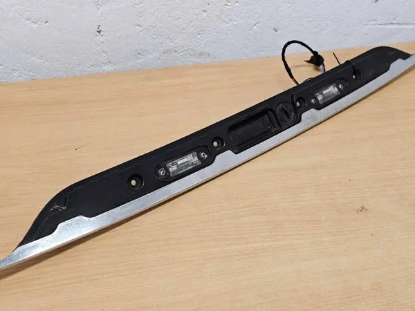 Moldura Portón Volvo S80 OEM 31276258 (2007-2016) image 3