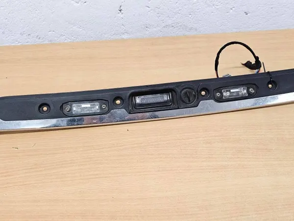 Moldura Portón Volvo S80 OEM 31276258 (2007-2016) image 4