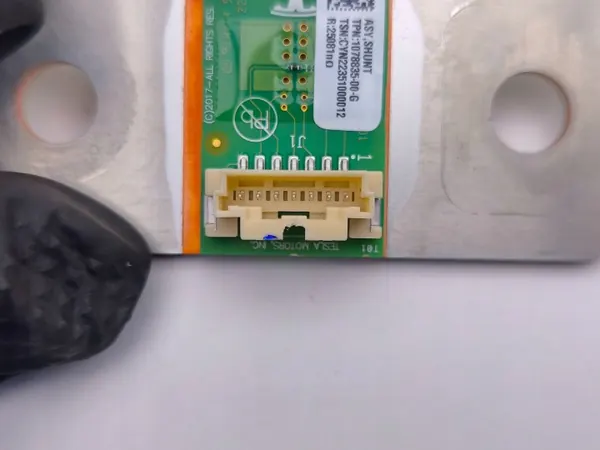 Tesla Model Y Sicherung OEM 107883500G - Gebraucht image 6
