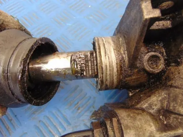 VOLKSWAGEN PASSAT B5 KOMBI 1.8 8V CAIXA DE DIREÇÃO OEM 7M3422055E image 3