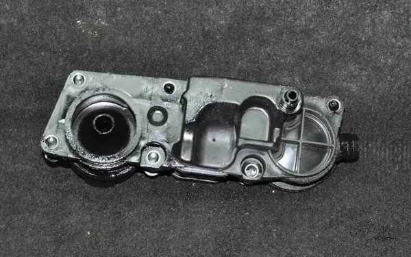 Mercedes-Benz C W203 engine compartment parts OEM A6460100162 image 2