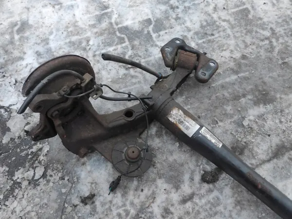 OEM 13314327 Taka-akselipalkki Chevrolet Cruze image 6