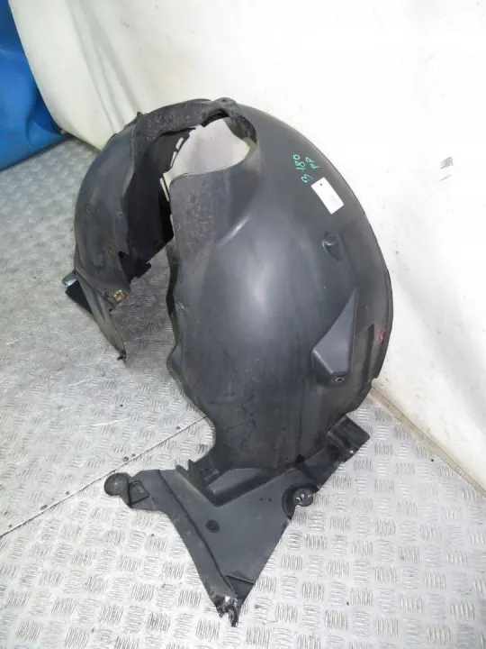 Mercedes W246 Etu Oikea Lokasuoja OEM GIS63354 image 5