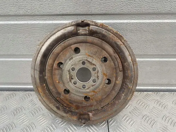 Volante bimassa SKODA FABIA III 1.4 TDI OEM 04B105266C image 4