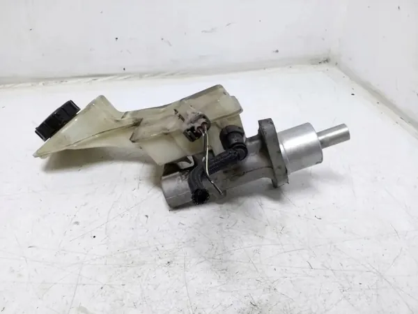 Cilindro de travão OEM 03350886431 para Mazda 3 Sedan image 4
