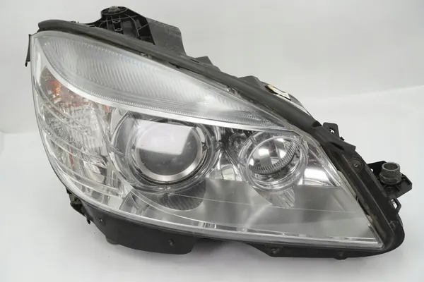 Rechter Xenon Koplamp Mercedes C W204 A2048200259 image 2
