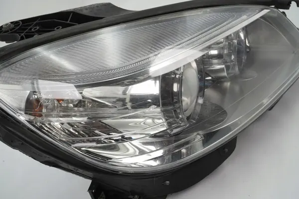 Rechter Xenon Koplamp Mercedes C W204 A2048200259 image 3