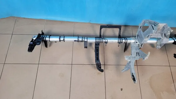 Mercedes W205 Konsolin Runk OEM A2058600755 A2056881816 image 3