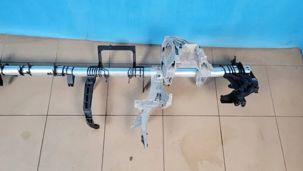 Mercedes W205 Konsolin Runk OEM A2058600755 A2056881816 image 4